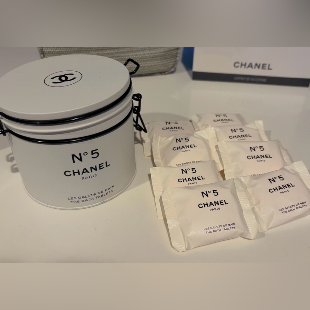 CHANEL Set - Picture 2 of 6